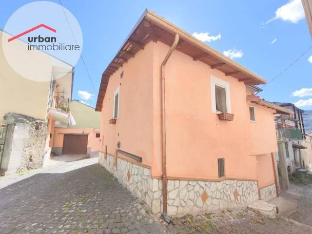 Villa Indipendente in vendita a Pizzoli, Abruzzo