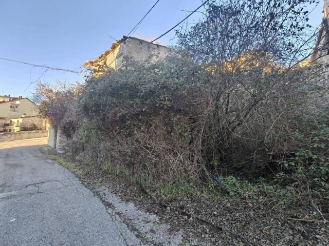 Villa Indipendente in vendita a Pizzoli, Abruzzo