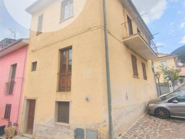 Villa Indipendente in vendita a Pizzoli, Abruzzo