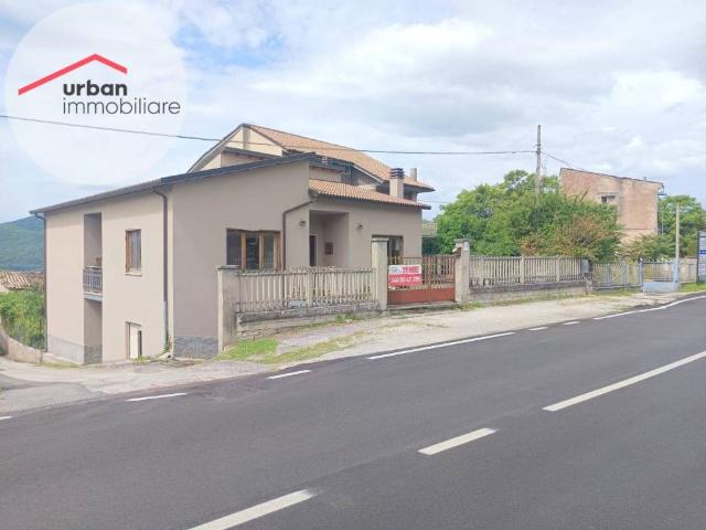 Villa Indipendente in vendita a Pizzoli, Abruzzo