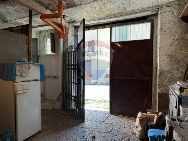 Villa Indipendente in vendita a Pizzone, Molise