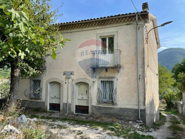 Villa Indipendente in vendita a Pizzone, Molise