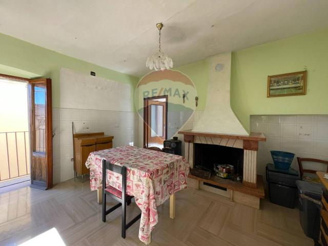 Villa Indipendente in vendita a Pizzone, Molise