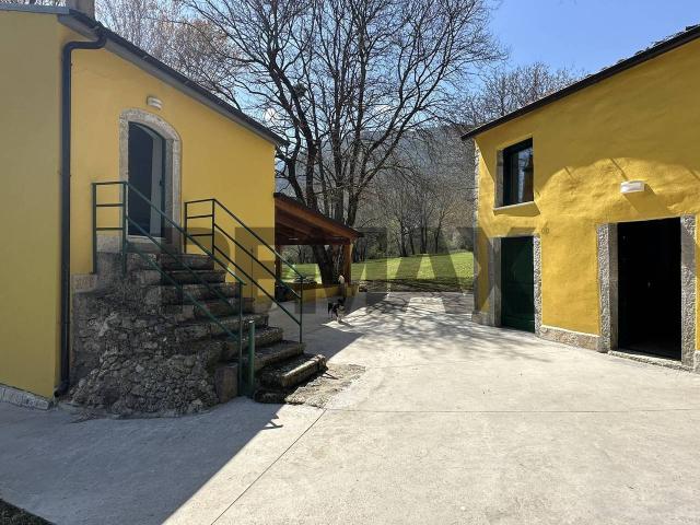 Villa Indipendente in vendita a Pizzone, Molise