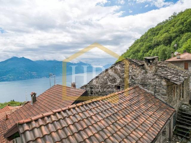 Villa Indipendente in vendita a Ligomena, Plesio