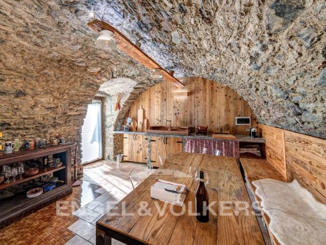 Villa Indipendente in vendita a Ligomena, Plesio
