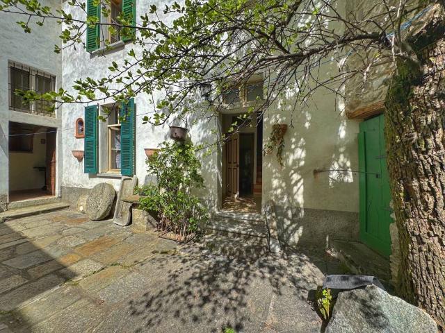 Villa Indipendente in vendita a Plesio, Lombardia