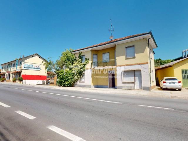 Villa Indipendente in vendita a Cinzano, Piemonte