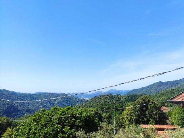 Villa Indipendente in vendita a Unione di comuni Montana Lunigiana, Podenzana