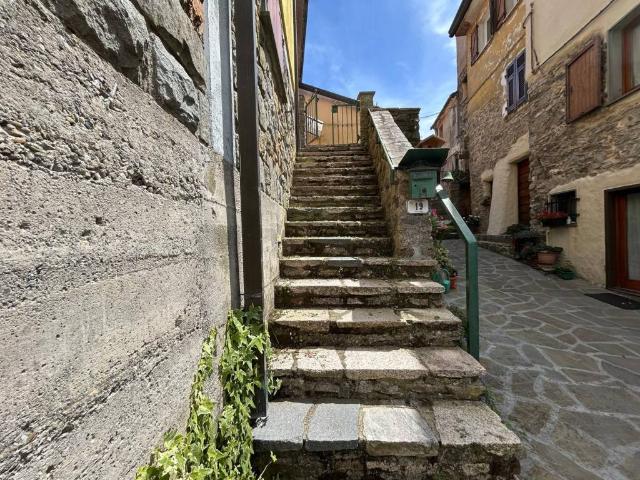 Villa Indipendente in vendita a Unione di comuni Montana Lunigiana, Podenzana
