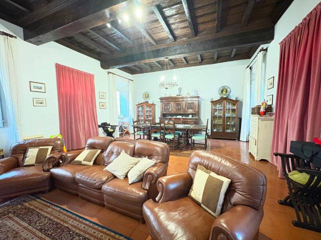 Villa Indipendente in vendita a Podenzano, Reggio Emilia
