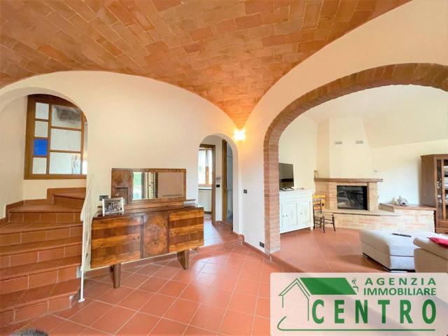 Villa Indipendente in vendita a Lecchi, Toscana
