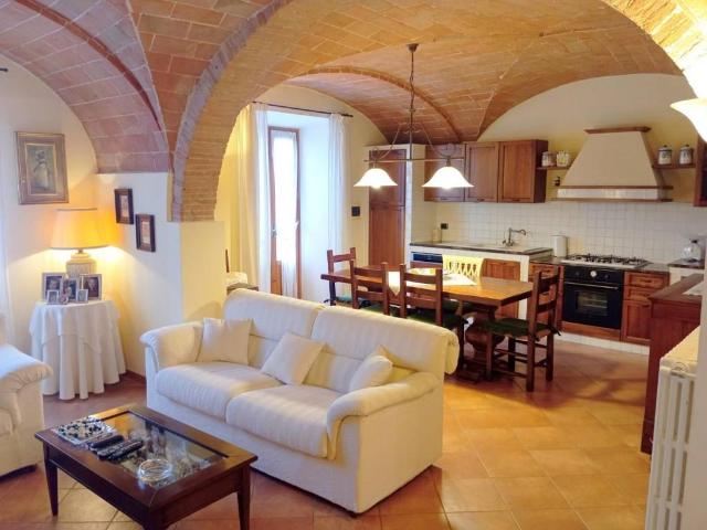 Villa Indipendente in vendita a Lecchi, Toscana