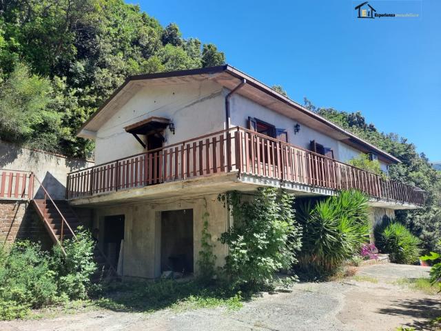 Villa Indipendente in vendita a Poggio Catino, Lazio