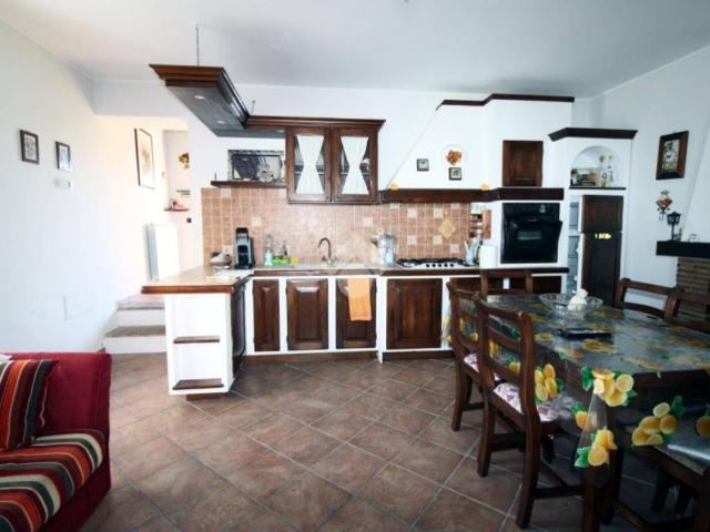 Villa Indipendente in vendita a Castel San Pietro Sabino, Poggio Mirteto