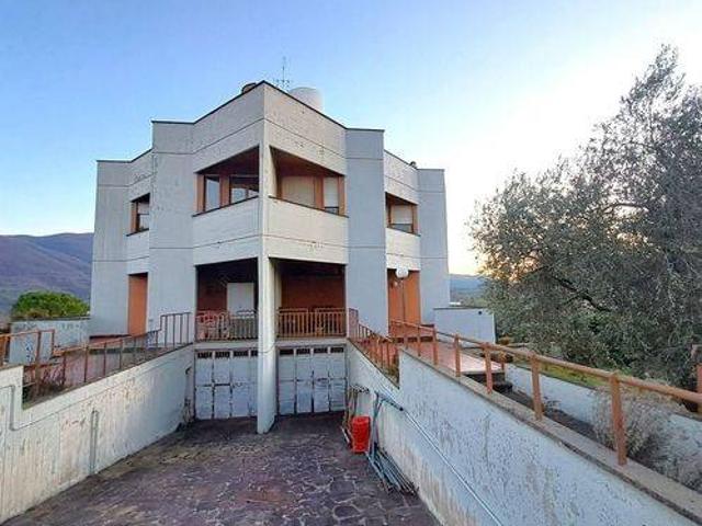 Villa Indipendente in vendita a Poggio Moiano, Lazio