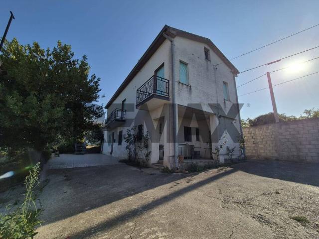 Villa Indipendente in vendita a Poggiofiorito, Chieti
