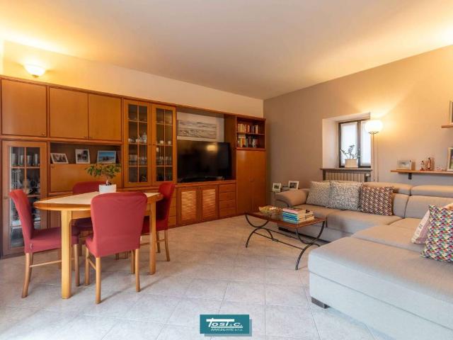 Villa Indipendente in vendita a Berzonno, Pogno