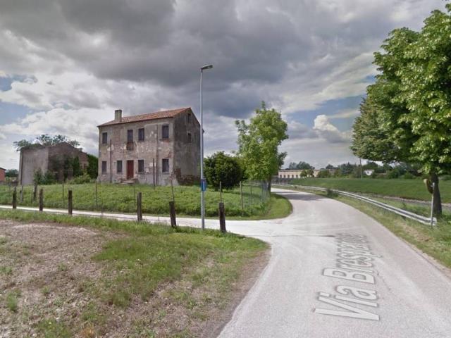 Villa Indipendente in vendita a Polesella, Veneto