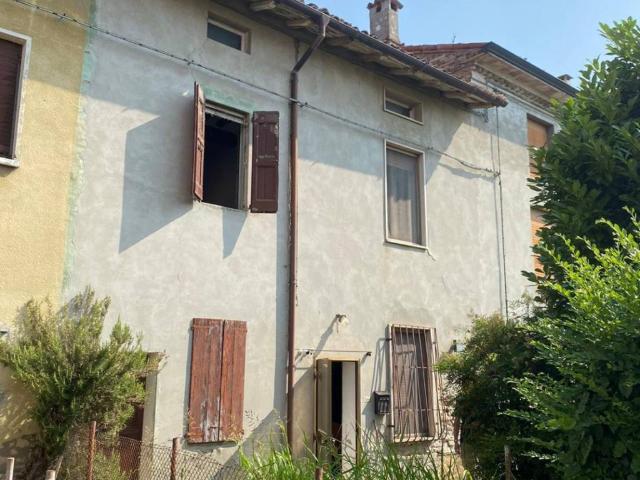 Villa Indipendente in vendita a Polesine Zibello, Pieveottoville
