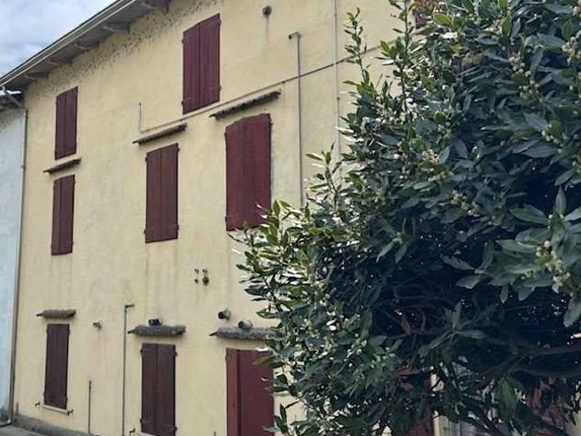 Villa Indipendente in vendita a Polesine Zibello, Polesine Parmense