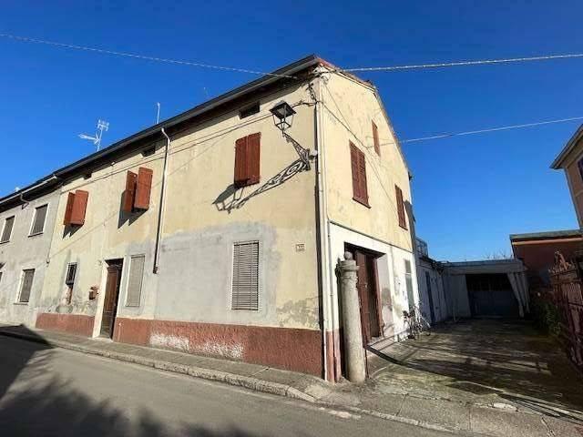 Villa Indipendente in vendita a Polesine Zibello, Pieveottoville