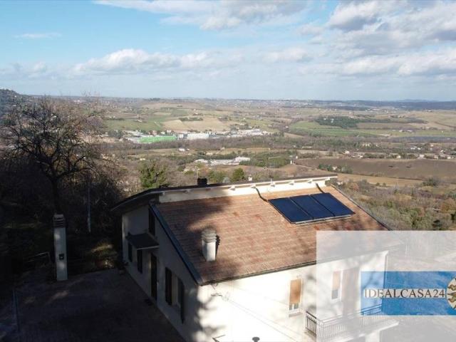 Villa Indipendente in vendita a Marche, Macerata