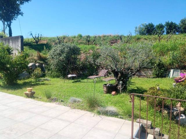 Villa Indipendente in vendita a Polpenazze, Lombardia