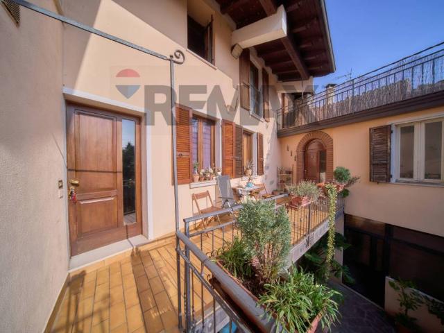 Villa Indipendente in vendita a Polpenazze, Lombardia