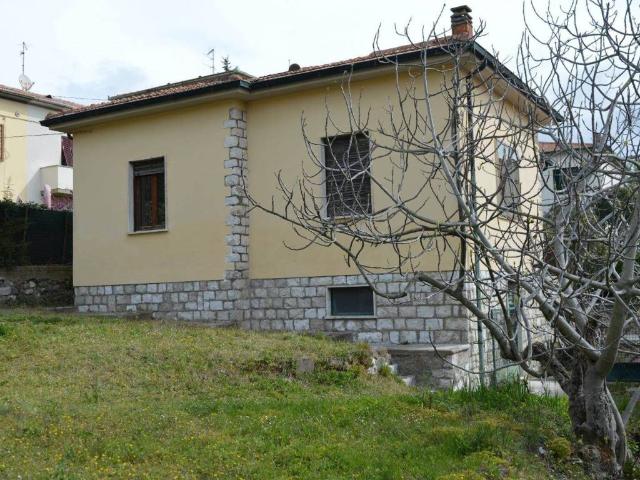 Villa Indipendente in vendita a Larderello, Toscana