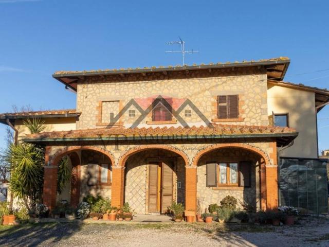 Villa Indipendente in vendita a Larderello, Toscana