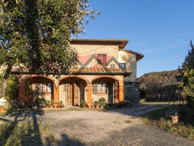 Villa Indipendente in vendita a Larderello, Toscana