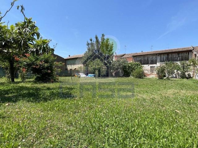 Villa Indipendente in vendita a Pomponesco, Lombardia