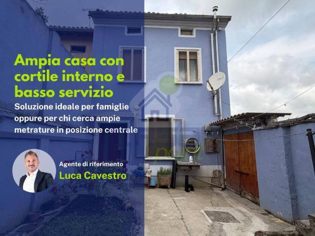 Villa Indipendente in vendita a Pomponesco, Lombardia