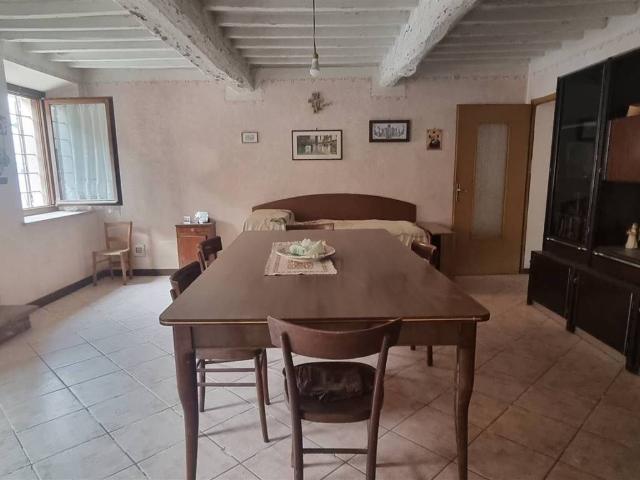 Villa Indipendente in vendita a Pomponesco, Lombardia