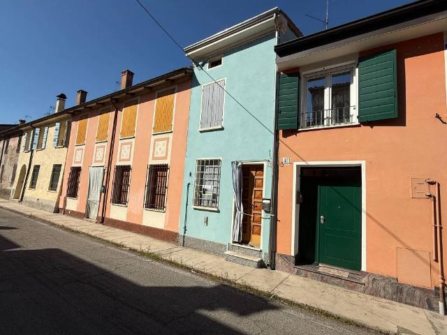 Villa Indipendente in vendita a Pomponesco, Lombardia