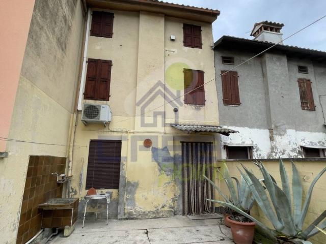 Villa Indipendente in vendita a Pomponesco, Lombardia