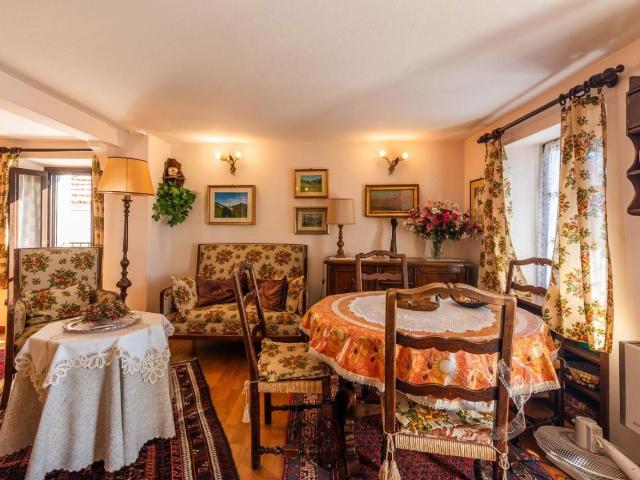 Villa Indipendente in vendita a Ponna, Lombardia