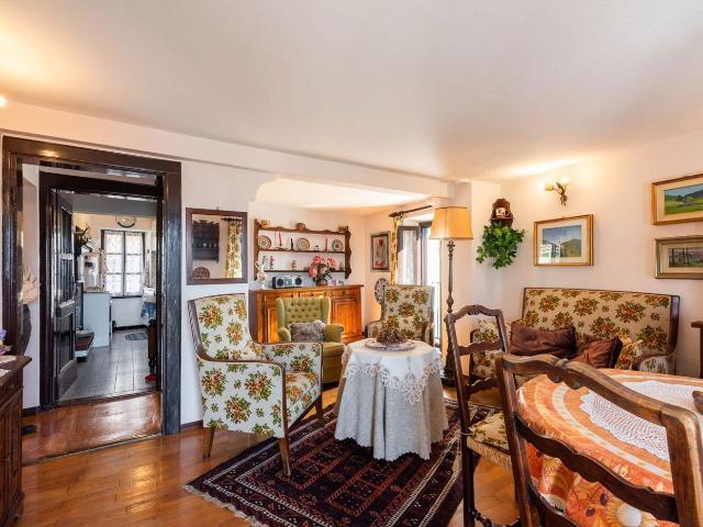Villa Indipendente in vendita a Ponna, Lombardia