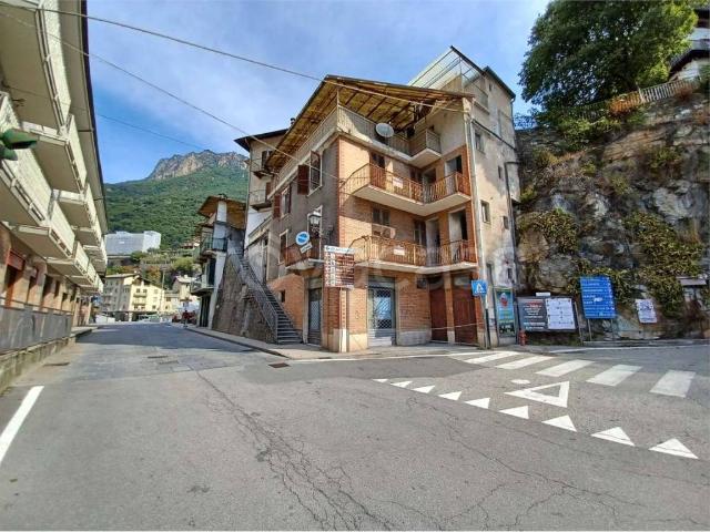 Villa Indipendente in vendita a Pont Saint Martin, Aosta
