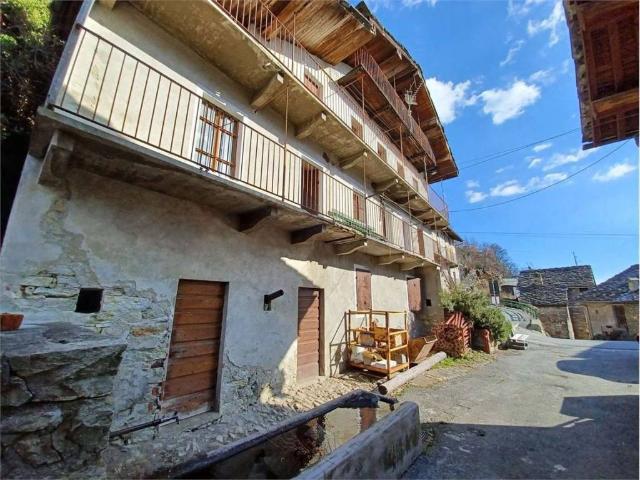 Villa Indipendente in vendita a Pont Saint Martin, Aosta