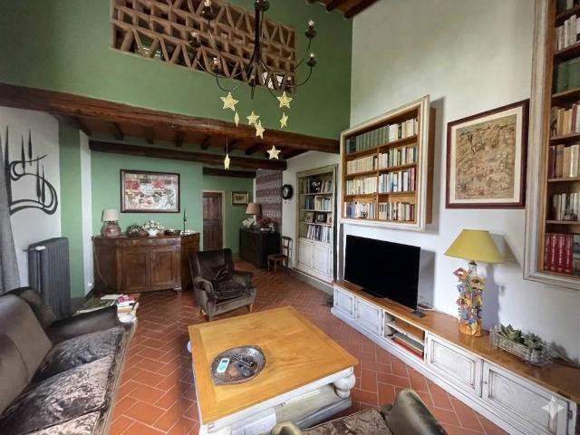 Villa Indipendente in vendita a Unione di Comuni Valdarno e Valdisieve, Pontassieve