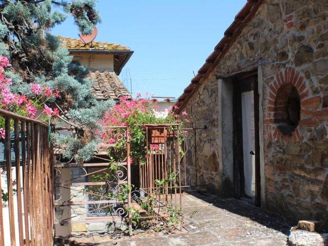 Rustico in vendita a Unione di Comuni Valdarno e Valdisieve, Pontassieve