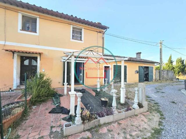 Villa Indipendente in vendita a Ponte Buggianese, Pistoia