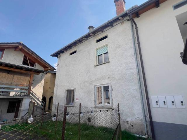 Rustico in vendita a Ponte In Valtellina, Lombardia