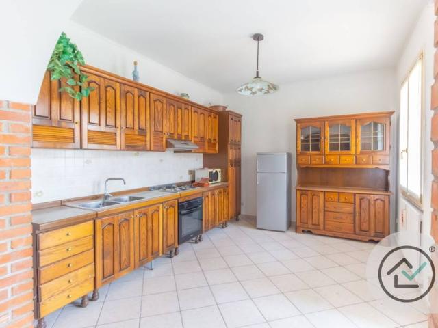 Villa Indipendente in vendita a Lezza, Ponte Lambro