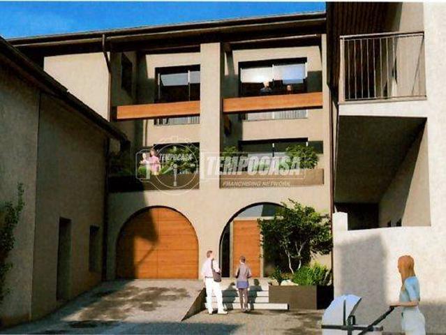 Villa Indipendente in vendita a Lezza, Ponte Lambro