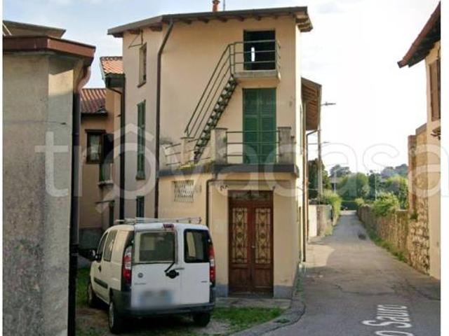 Villa Indipendente in vendita a Lezza, Ponte Lambro