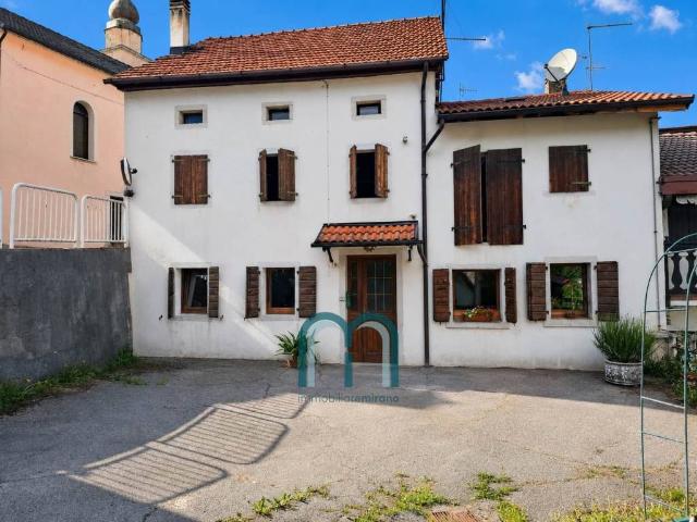 Villa Indipendente in vendita a Ponte nelle Alpi, Col Di Cugnan