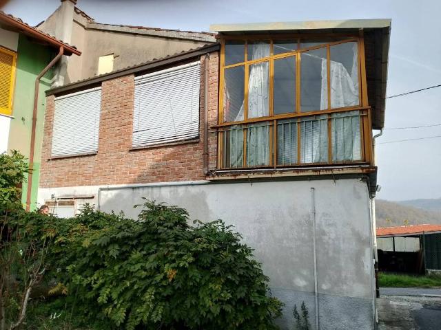 Villa Indipendente in vendita a Ponte Nizza, Lombardia